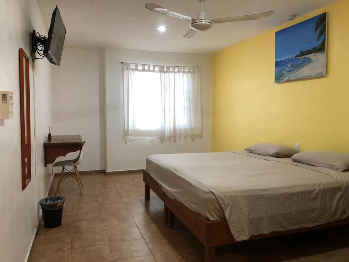 International House Hotel Плая дел Кармен Екстериор снимка