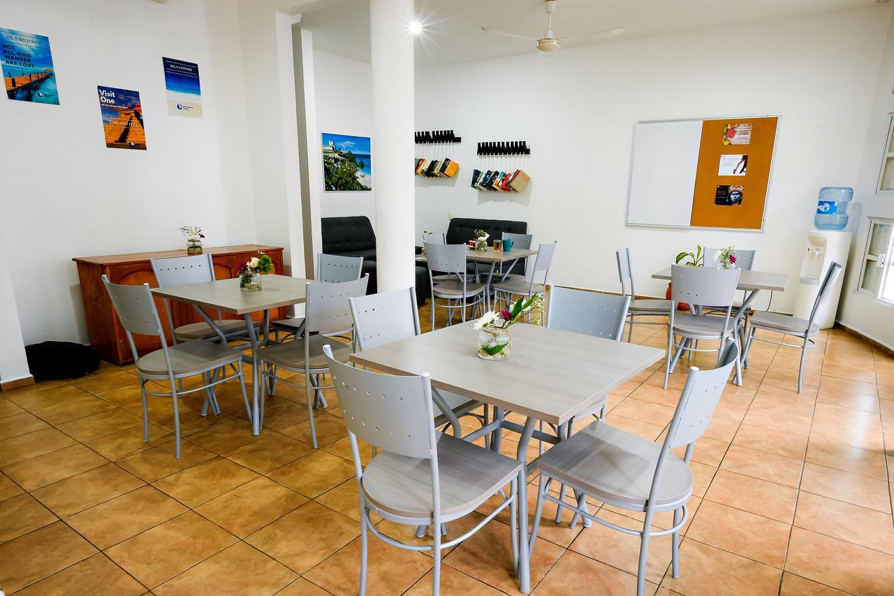 International House Hotel Плая дел Кармен Екстериор снимка